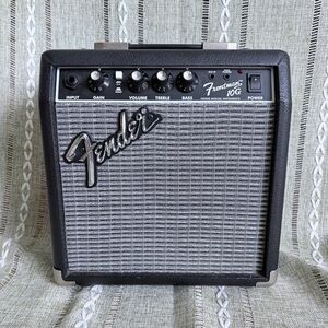 Fender Frontman 10G Black and Gray Mini Amplifier